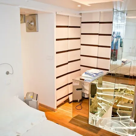 Flat Apartment *